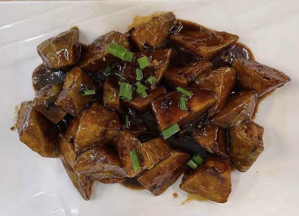 Stir fried eggplant in home-cooked sauce 酱茄子